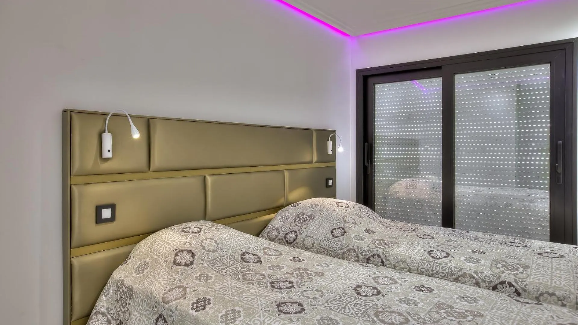 Luxury 4 Stars Apt Croisette Канны 0*,  Франция